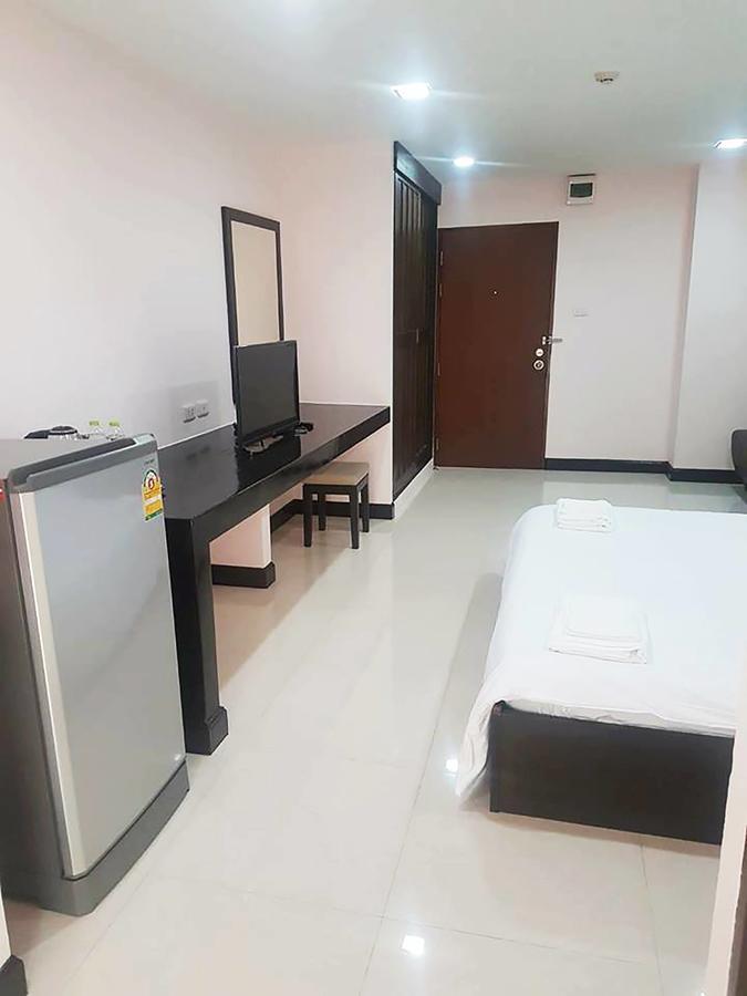 Mok Mek 72 Hotel Bangkok Buitenkant foto