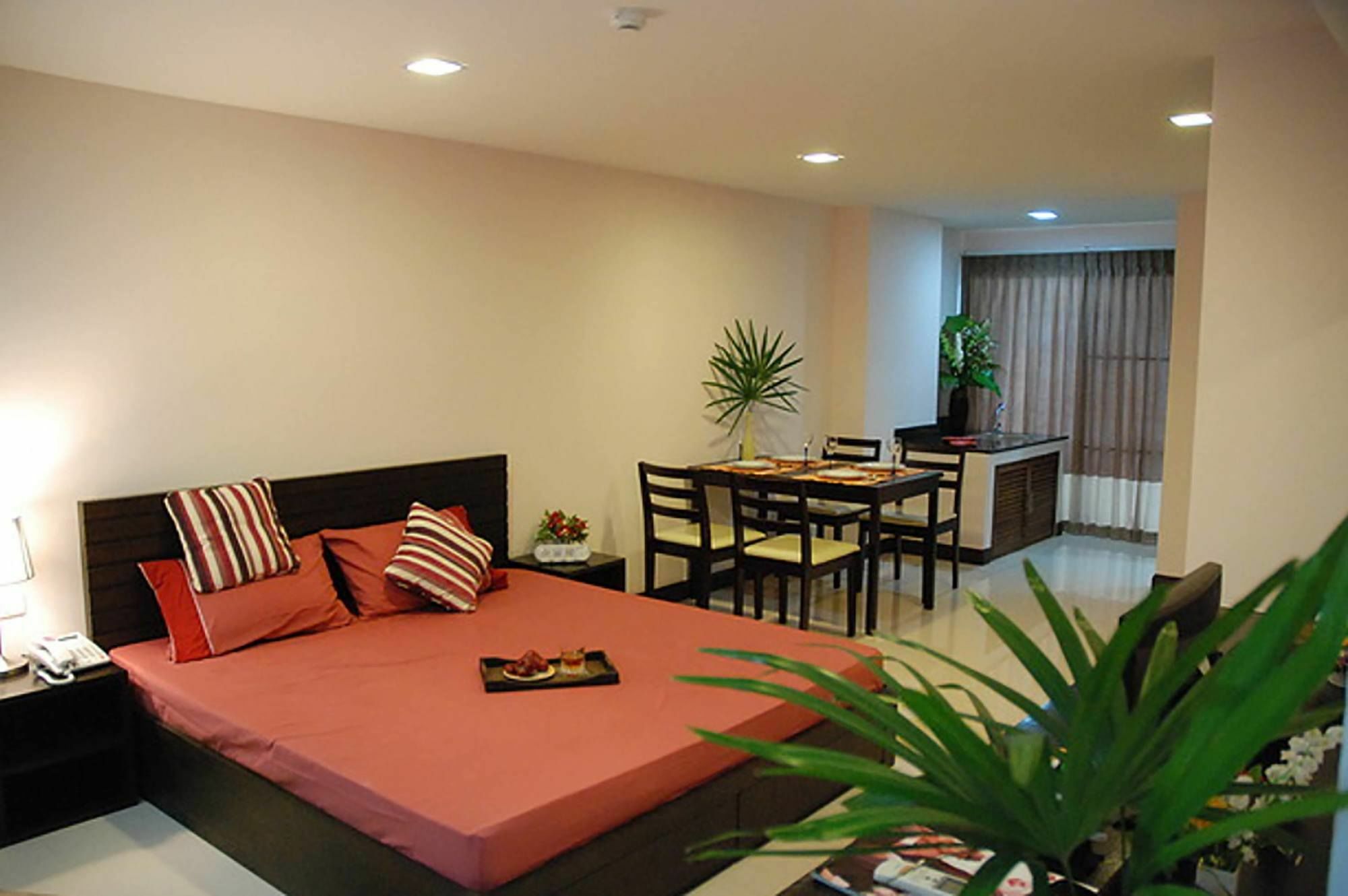 Mok Mek 72 Hotel Bangkok Buitenkant foto
